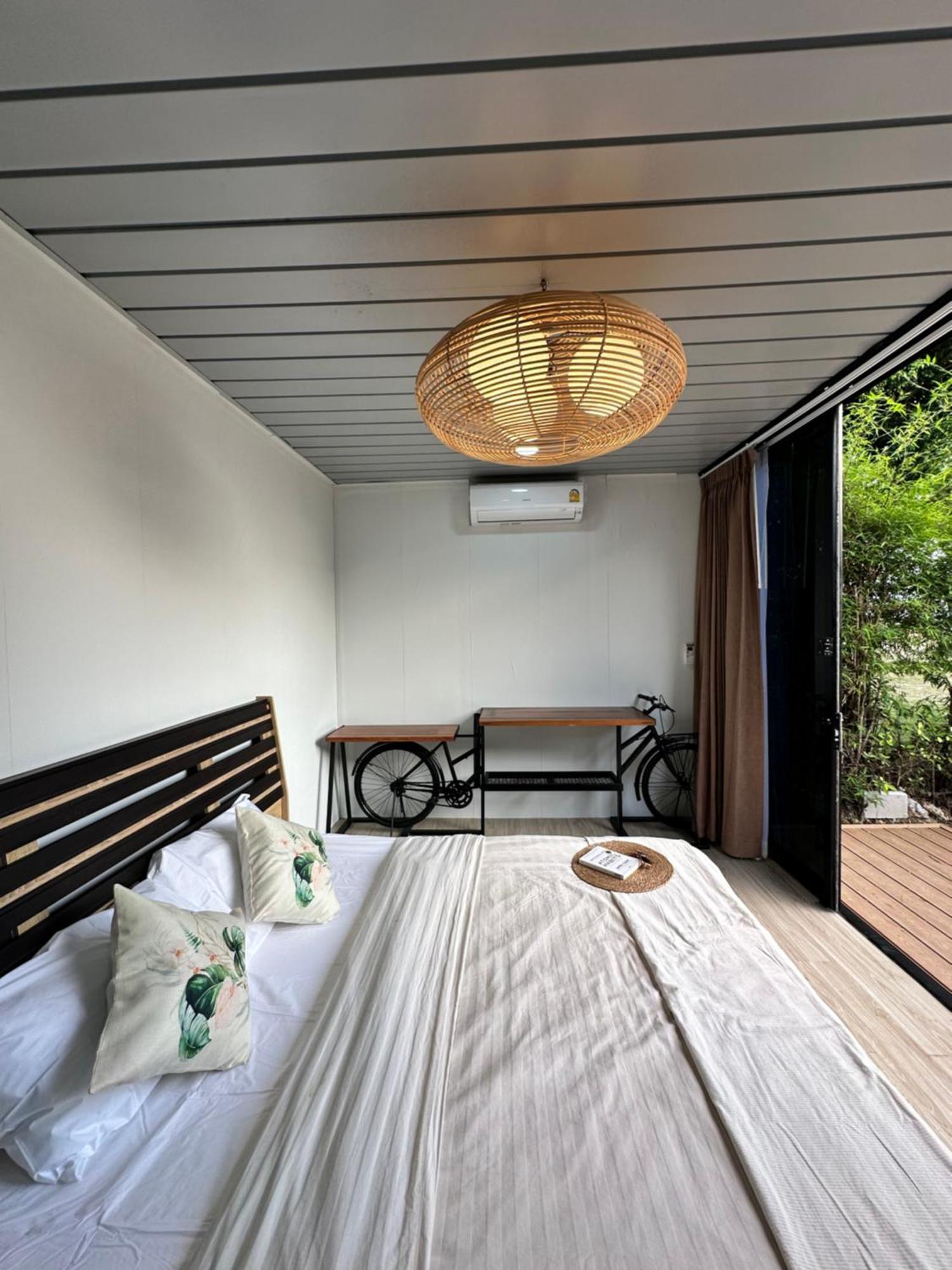 Puk's Palace Thailand Hostel *